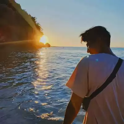 闻皎月